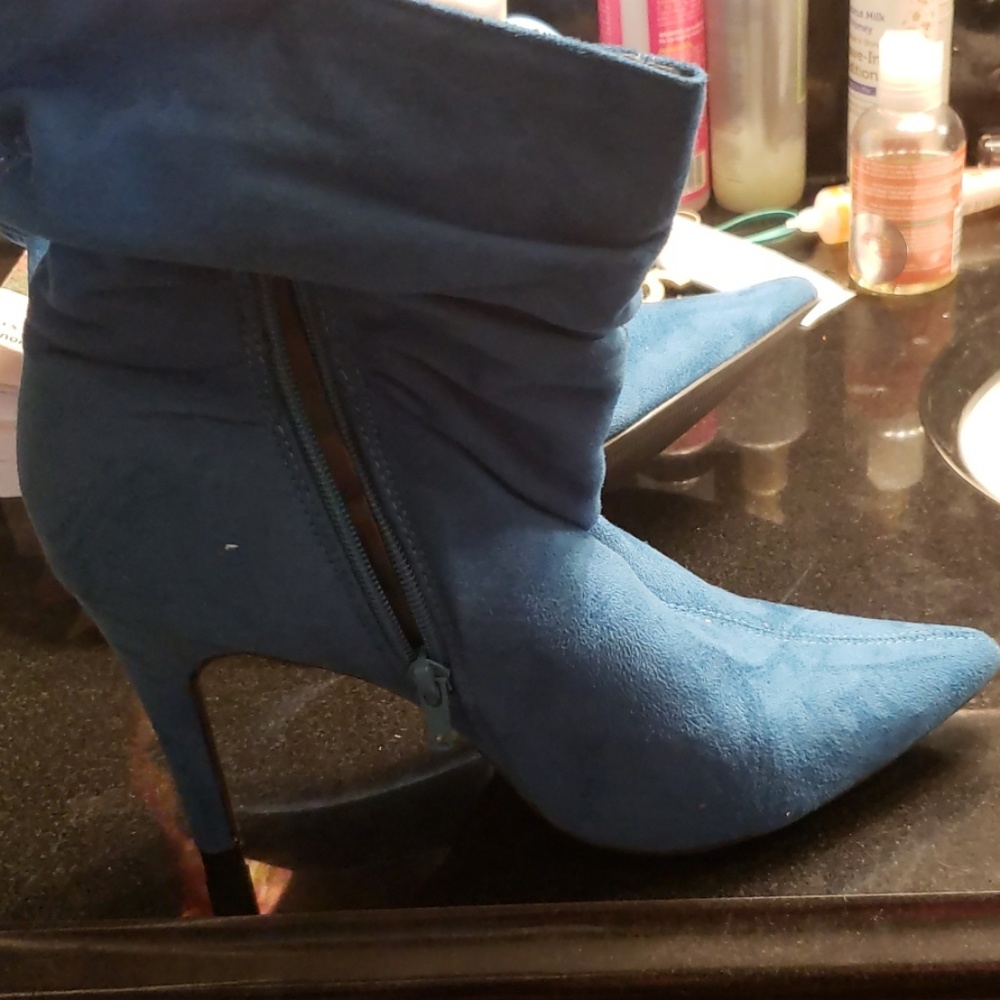 Pointy toe ankle booties